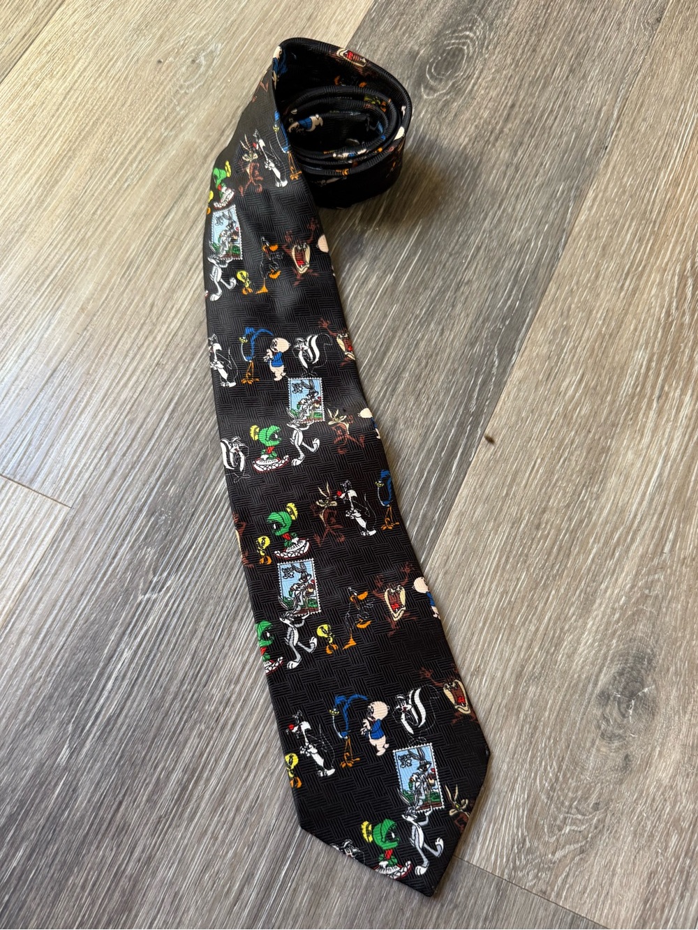 Vintage 1997 Looney Tunes Novelty Cartoon Print Men's Tie